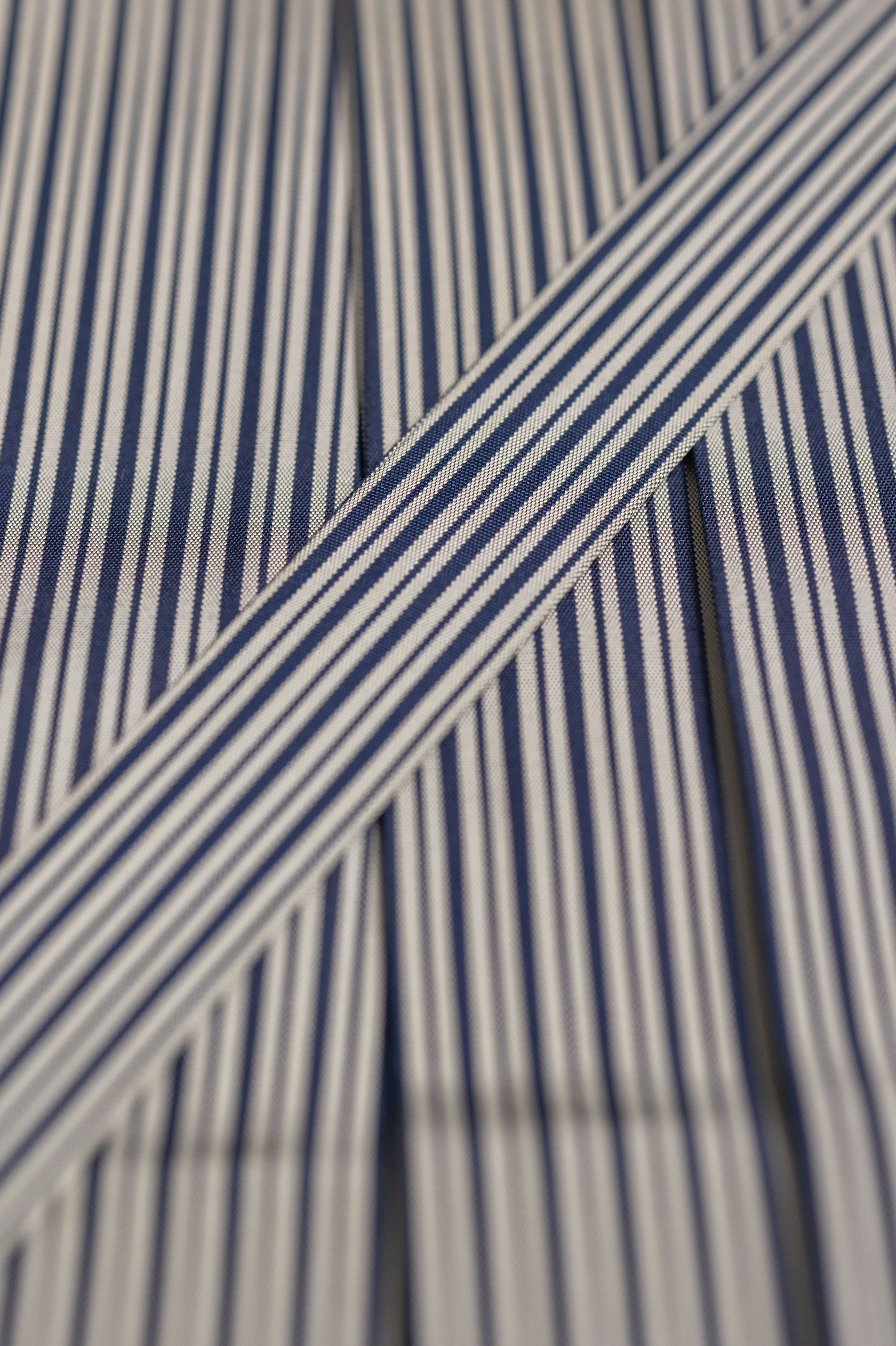 紋付・袴チャコール紋付×青筋袴「」スライド2