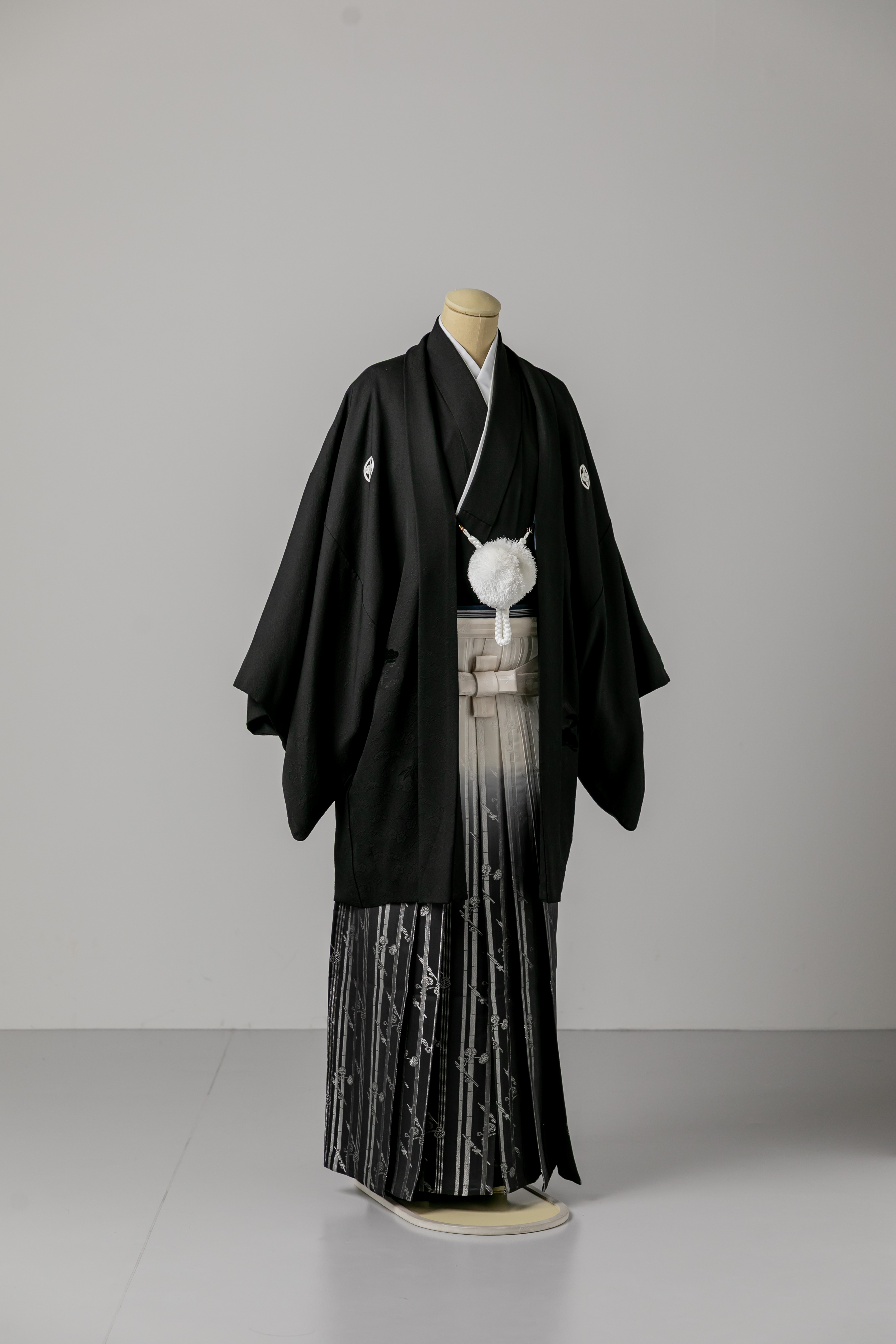 紋付・袴松竹梅紋付×竹柄弓グラデ「M_038_M_042」スライド1