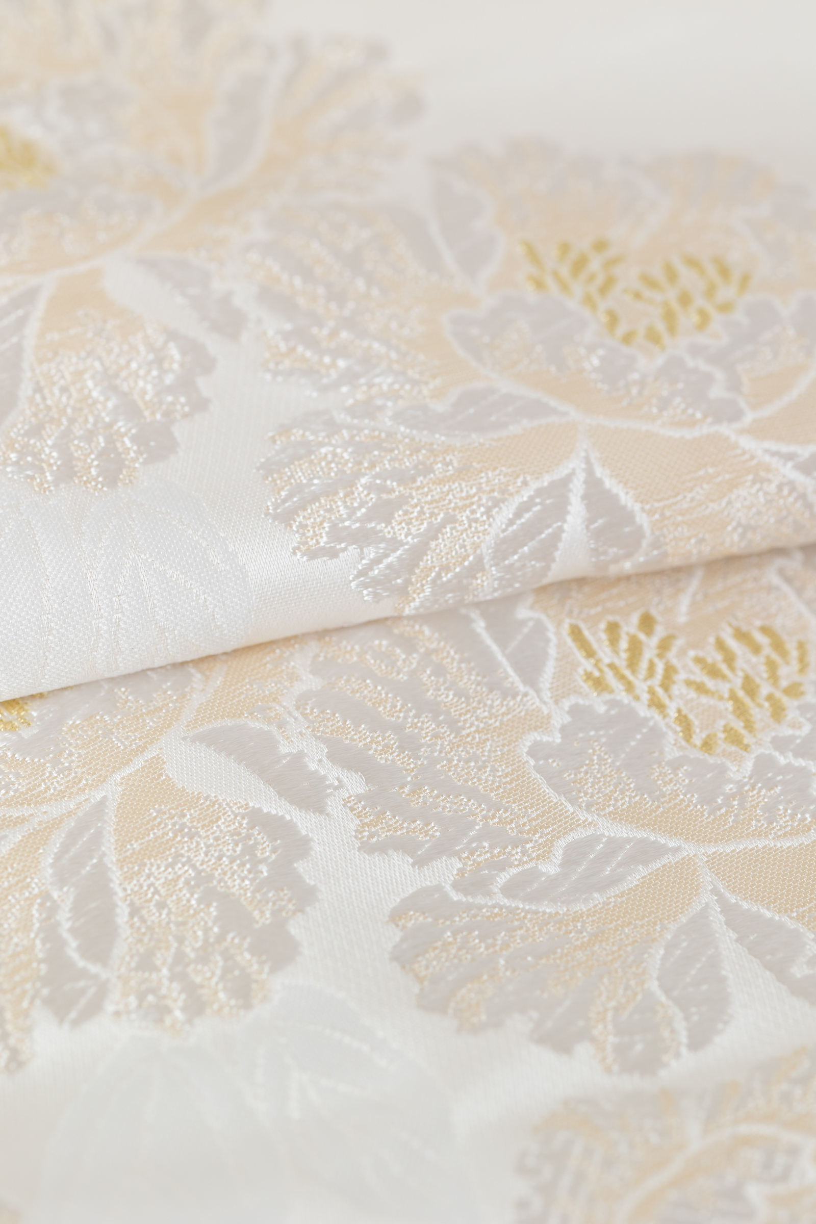 白無垢WU_083「夢牡丹　ゴールド」スライド4